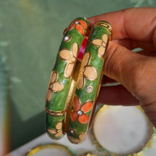 Load image into Gallery viewer, green flower bracelet
