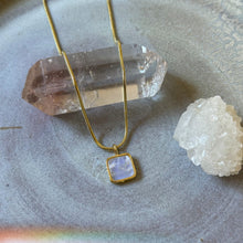 Load image into Gallery viewer, soleil
